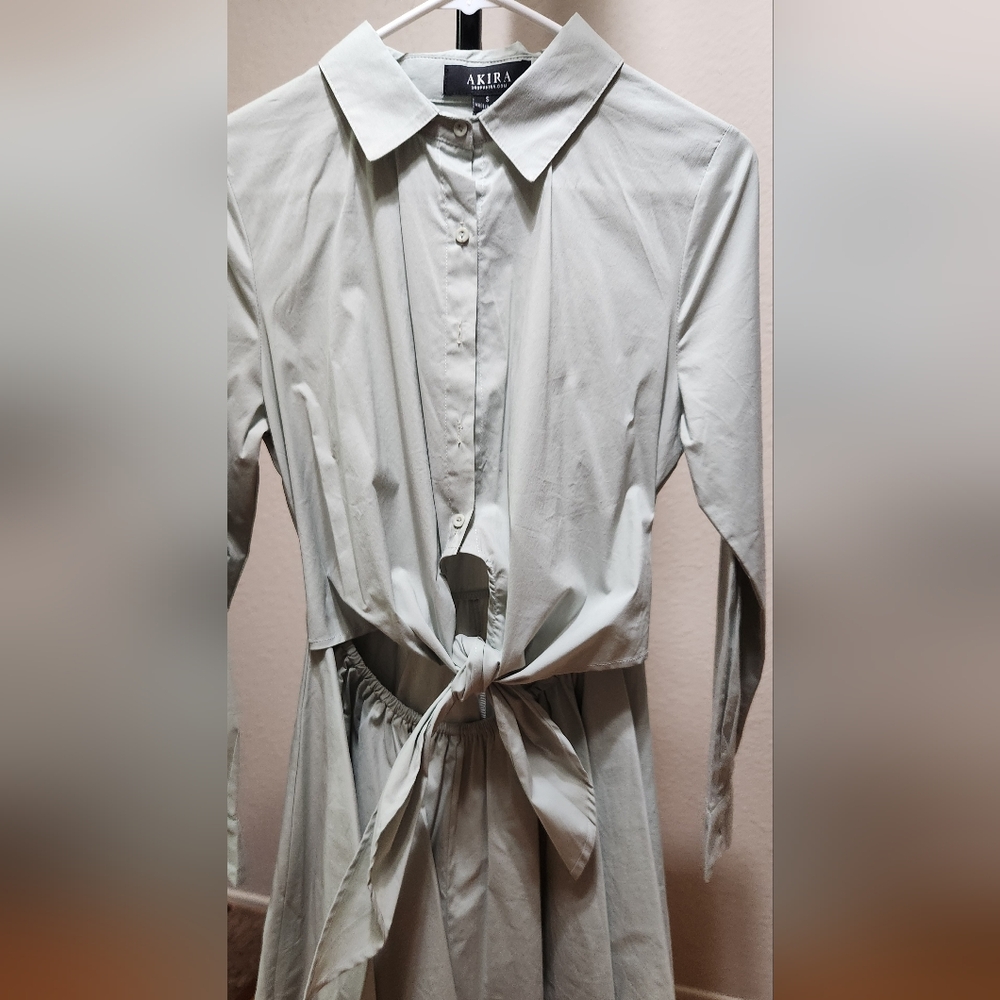 AKIRA size  small Light Green Fit And Flare Tie-Front Dress